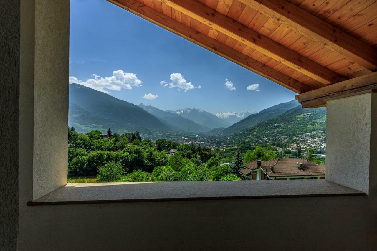 A&G Apartment Aosta - Elegante Casa 100 Mq Su Due Piani Con Wi-Fi-Giardino-Parcheggio Esterno foto